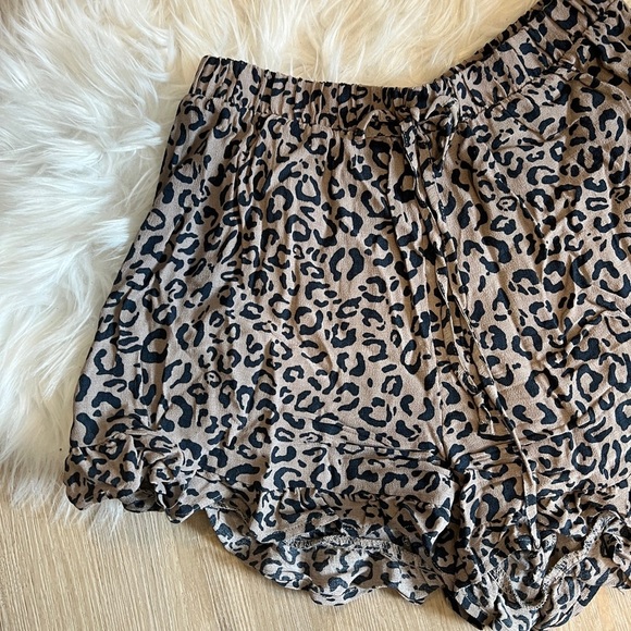 American Eagle Cheetah Print Shorts - Picture 3 of 9